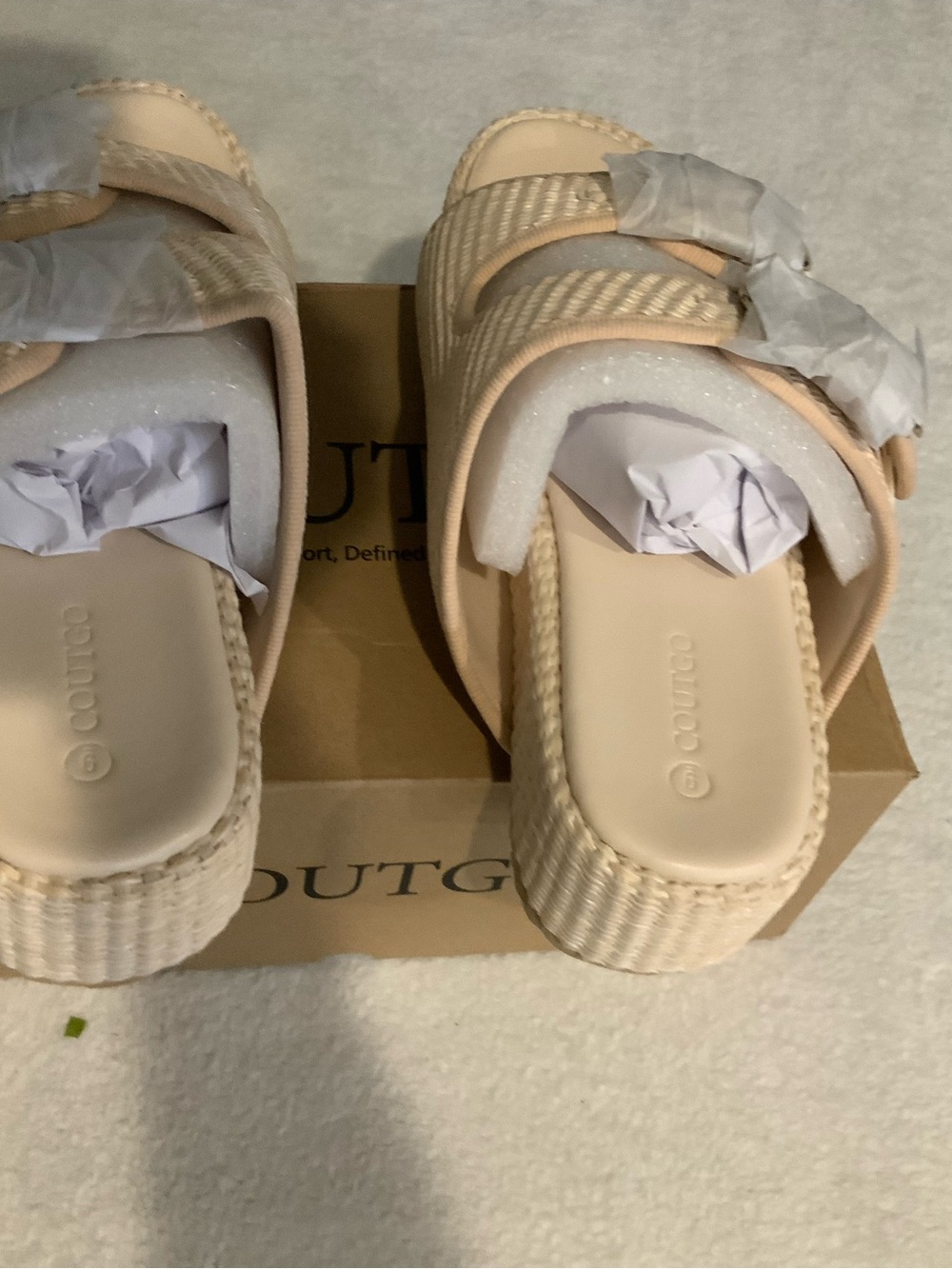 Beige Platform Slide Sandals - Women coutgo size 9 faux wicker. New. SKU 3078